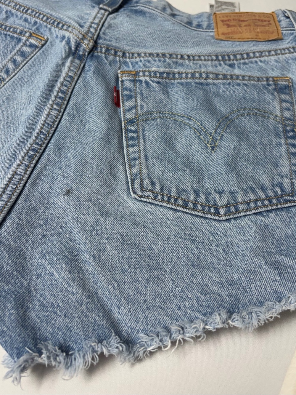Levi’s 501 Jean shorts women size 31 off white ,blue,lavender button fly - Picture 6 of 15